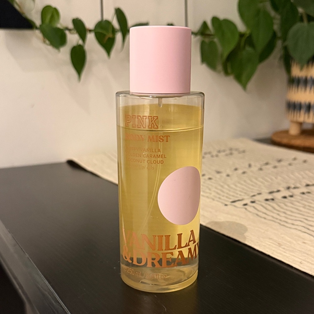 Victoria's Secret PINK Vanilla Dream Body Mist with Pink Cap